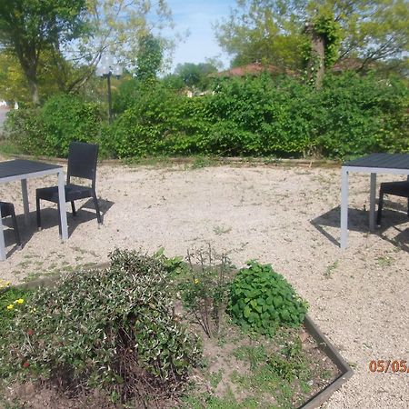 Hotel Le Saint Pierre Moncoutant Zewnętrze zdjęcie