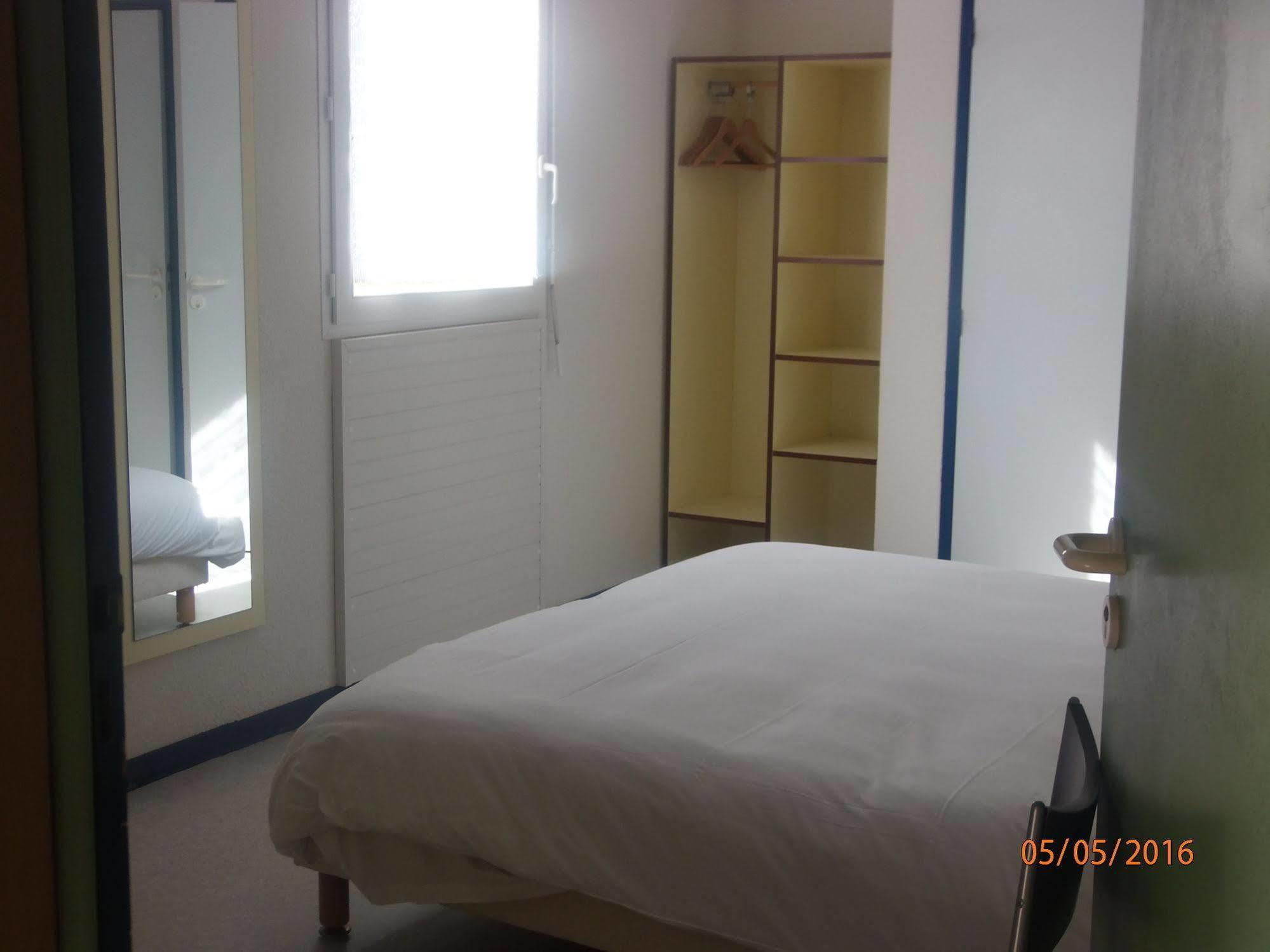 Hotel Le Saint Pierre Moncoutant Zewnętrze zdjęcie